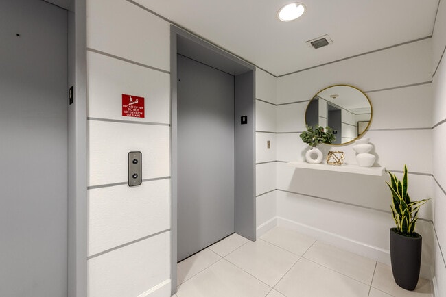 Photo - 1723 SW 2nd Ave Unidad 804