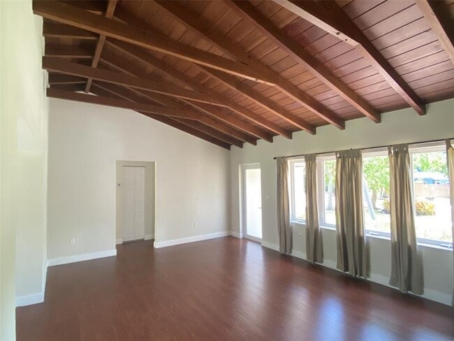 Photo - 300 NE 17th Ave