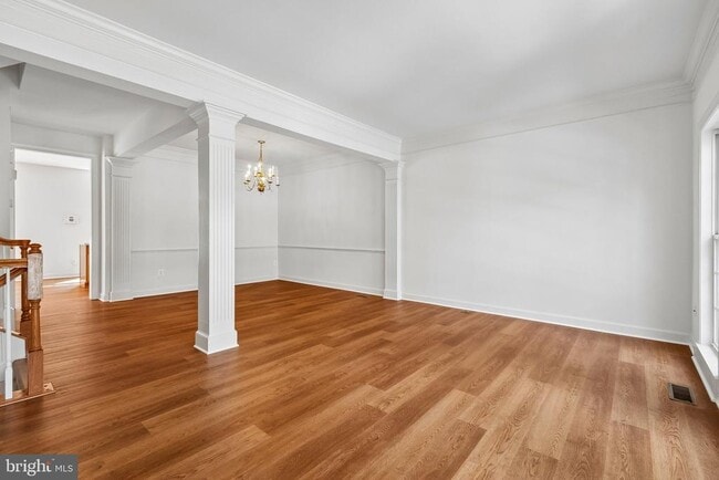 Photo - 8028 Samuel Wallis St