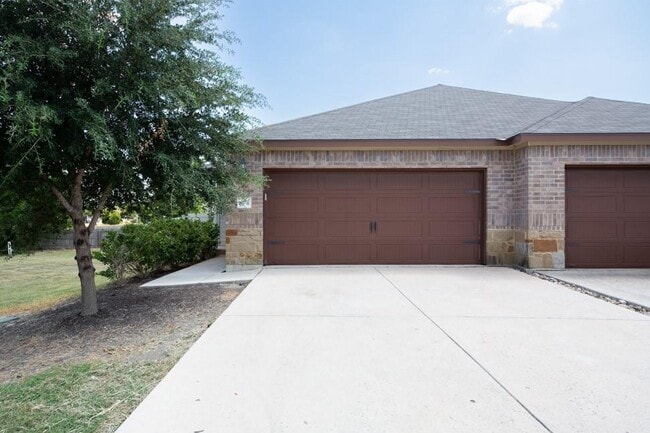 Photo - 153 Joanne Lp Townhome