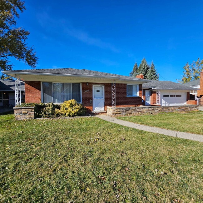 Photo - 3 Bedroom, 1.5 Bath Brick Ranch with Attac...