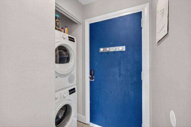 Photo - 1531 SE 15th St Unit 6