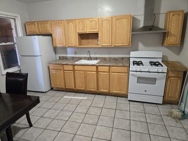 Photo - 325-329-329 Grand St Unidad #2L