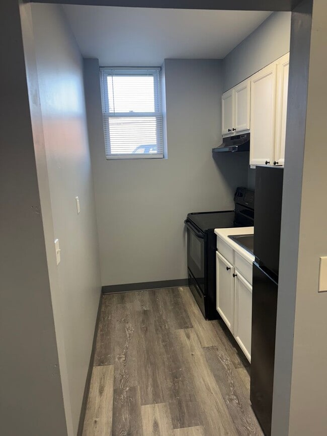 Photo - Mayflower Apartments Unit Apt 820C