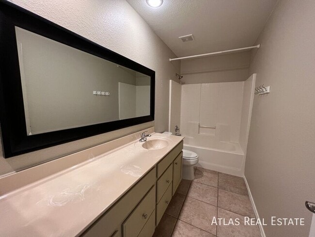 Photo - 3028 S Elinore Dr