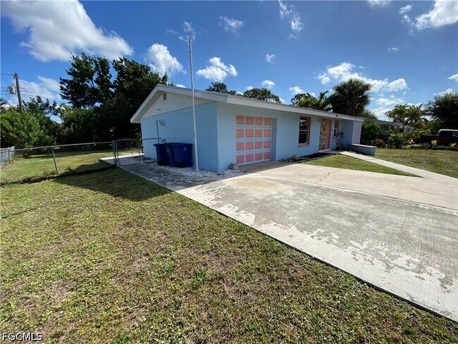 Building Photo - 11310 Linda Loma Dr