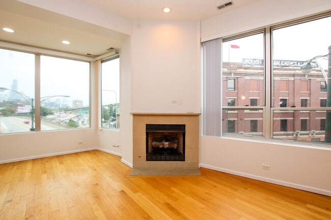 Photo - 1001 N Milwaukee Ave Unidad 202