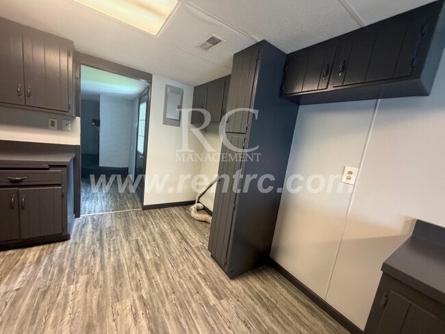 Photo - 638 McNeil-E