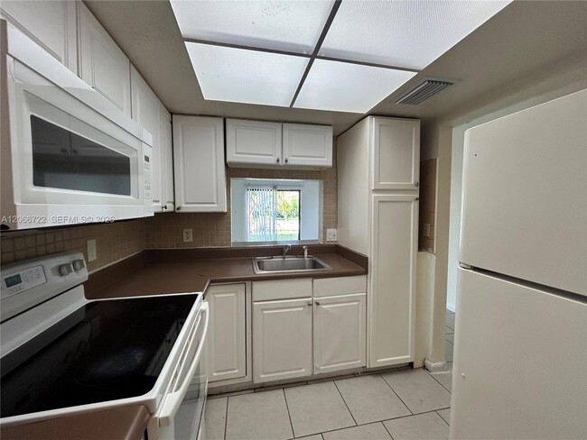 Photo - 7625 Tam Oshanter Blvd Unidad .