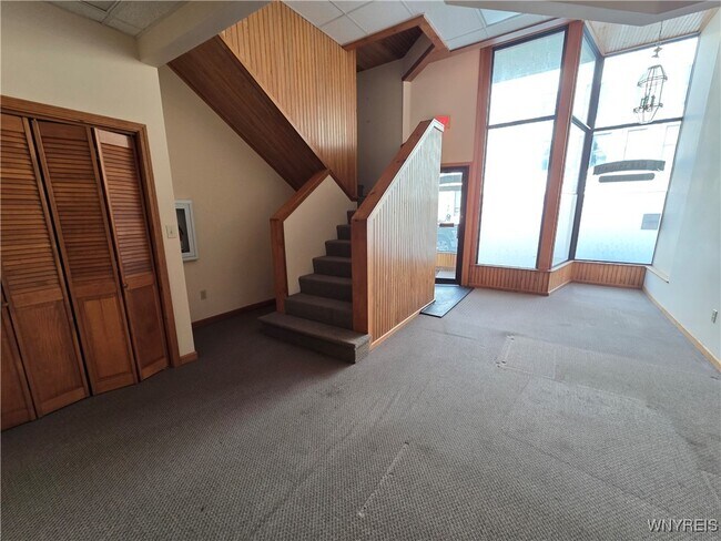 Photo - 109 N Main St