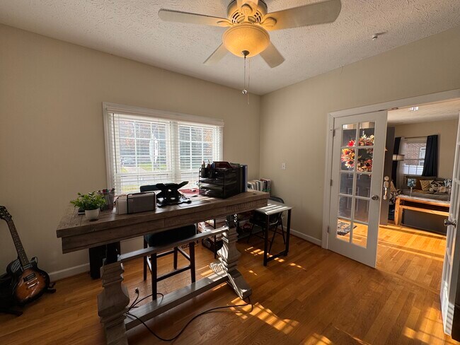 Photo - 329 Woodbrook Run