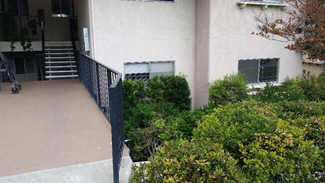 Building Photo - 2241 Via Puerta Rental