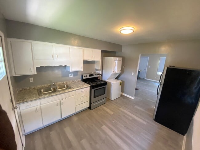 Photo - 220-226 S Smithville Rd