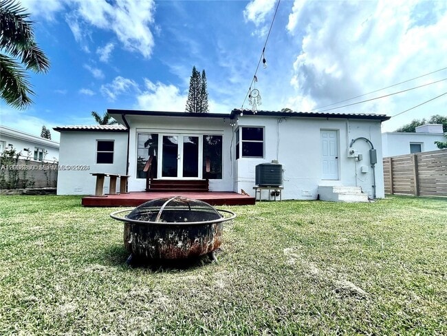 Photo - 931 NE 81st St