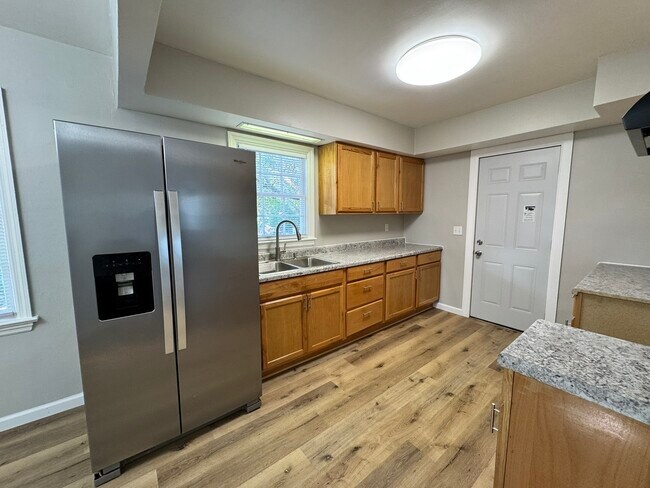 Photo - 1619 Evergreen St