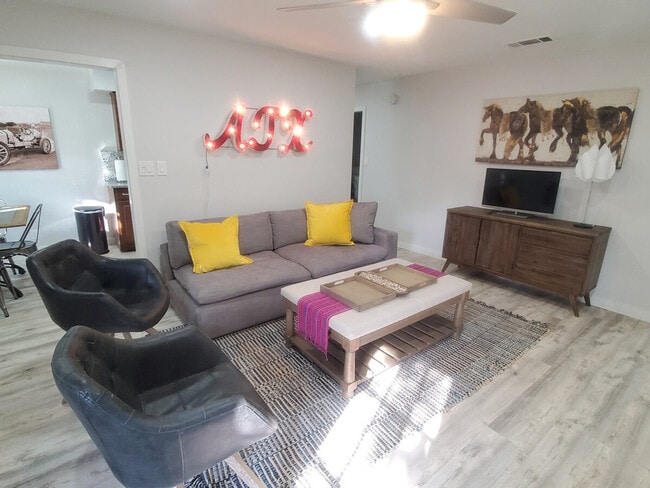 Photo - 2501 Parker Ln Unit SI ID1565954P