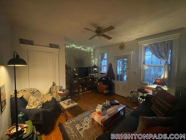 Building Photo - 72 Strathmore Rd