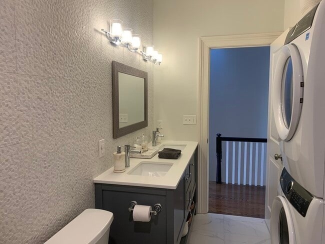 Photo - 31 Brighton St Unit 3