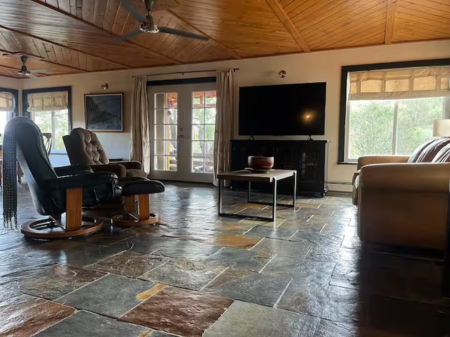 Photo - 2 Los Amigos Ct