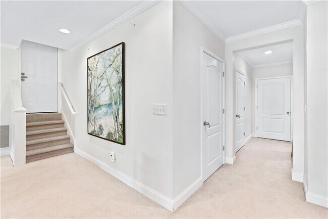 Photo - 4260 Beverly Ln NE