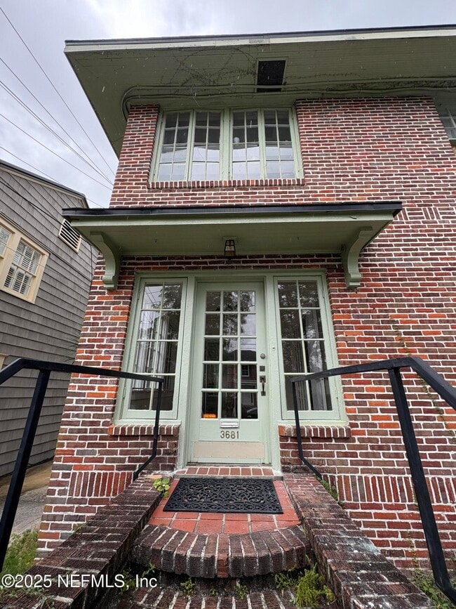 Photo - 3681 Hedrick St