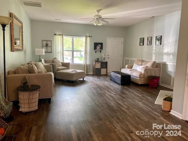 Photo - 2116 Seabrook Ln