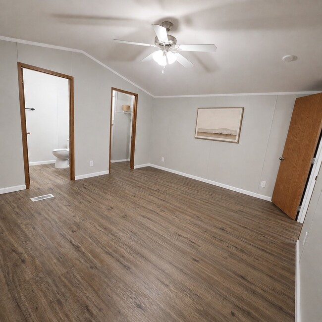 Photo - 97 Deerwood Park