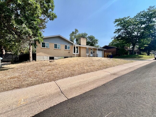 Building Photo - 7135 S Birch Way