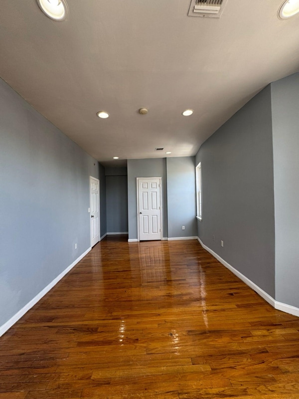 Photo - 489 Avon Ave