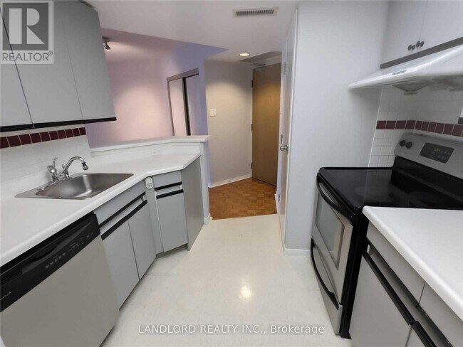 Photo - 1001 Bay St. Unit 907