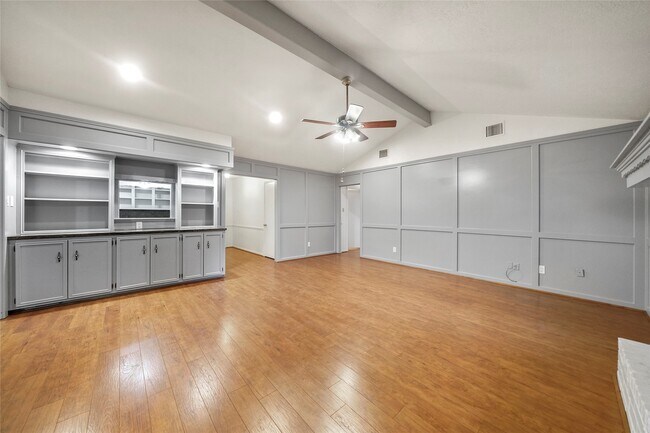 Photo - 523 S Rivershire Dr