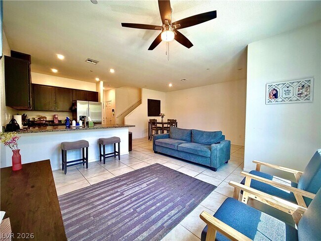 Photo - 523 Cattleya Pl