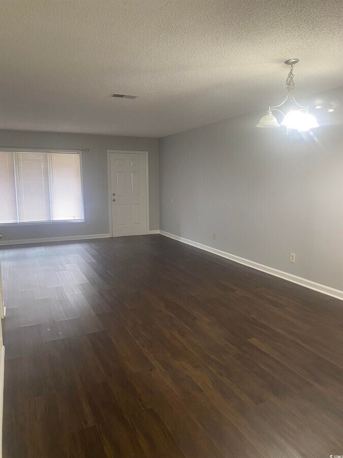 Photo - 409 Garden Dr