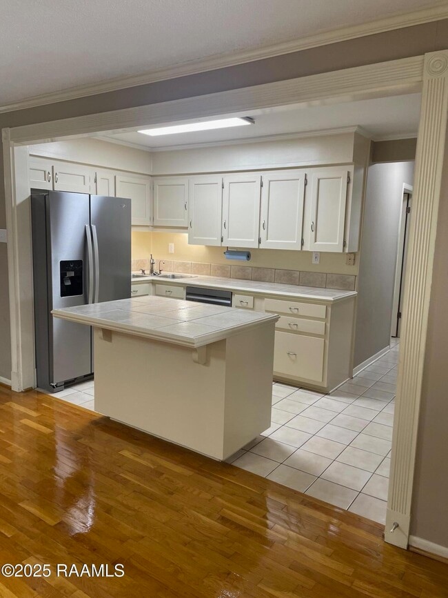 Photo - 107 Papwood Cir