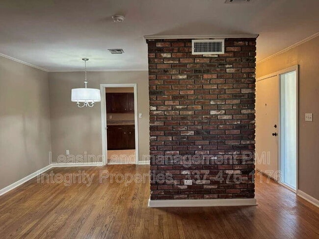 Photo - 216 Brentwood Blvd