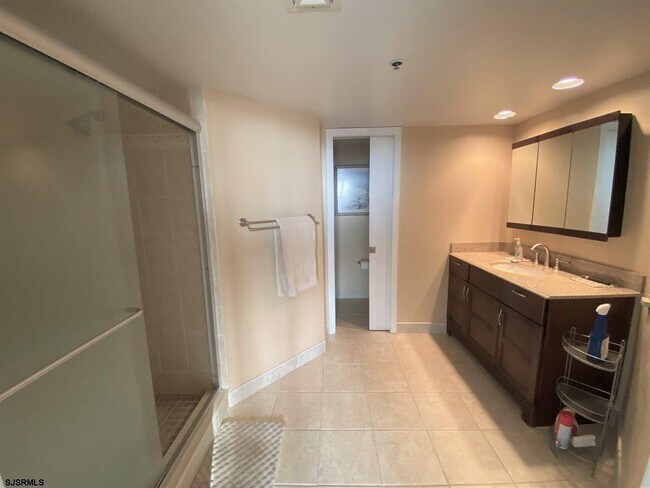 Photo - 3851 Boardwalk Unidad 1610