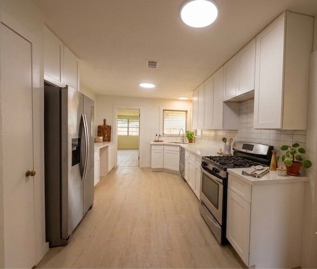 6131 Birdwood Rd