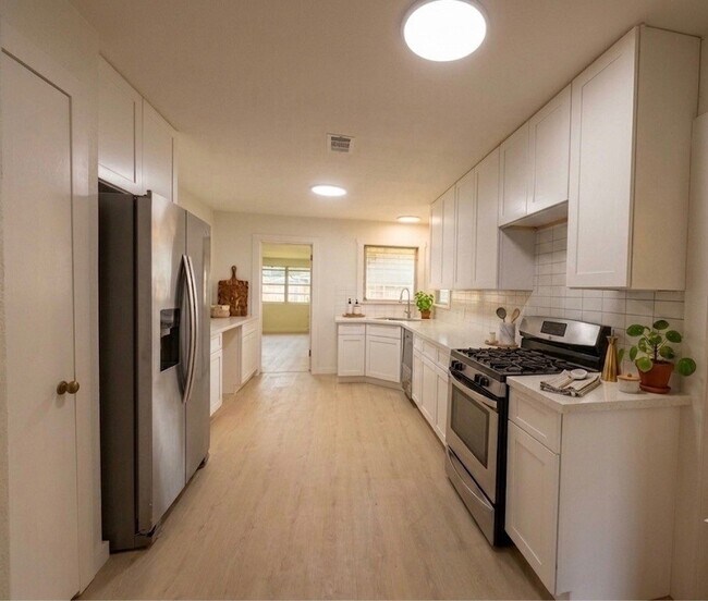 Photo - 6131 Birdwood Rd