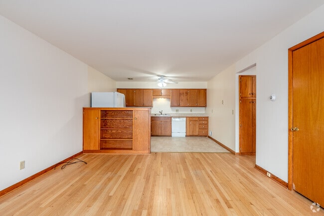2BR, 1BA - 750SF - Living Room