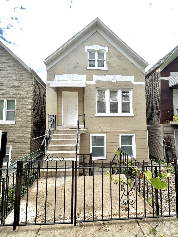Building Photo - 3215 S Throop St Unit 1F Rental