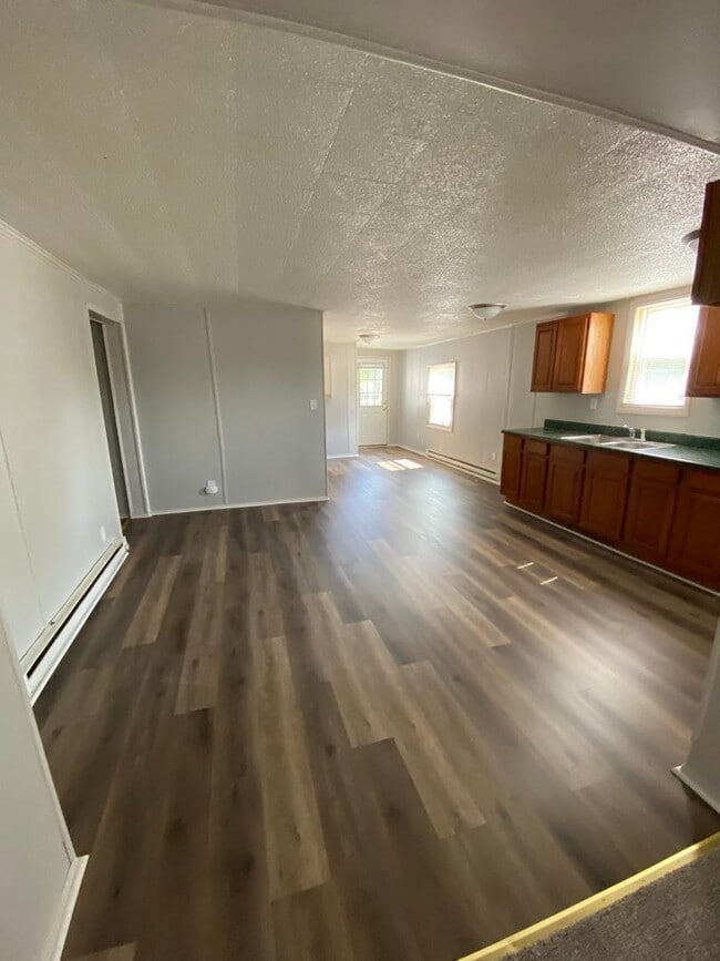 Photo - 1202-1206 East State Street Unidad 1202