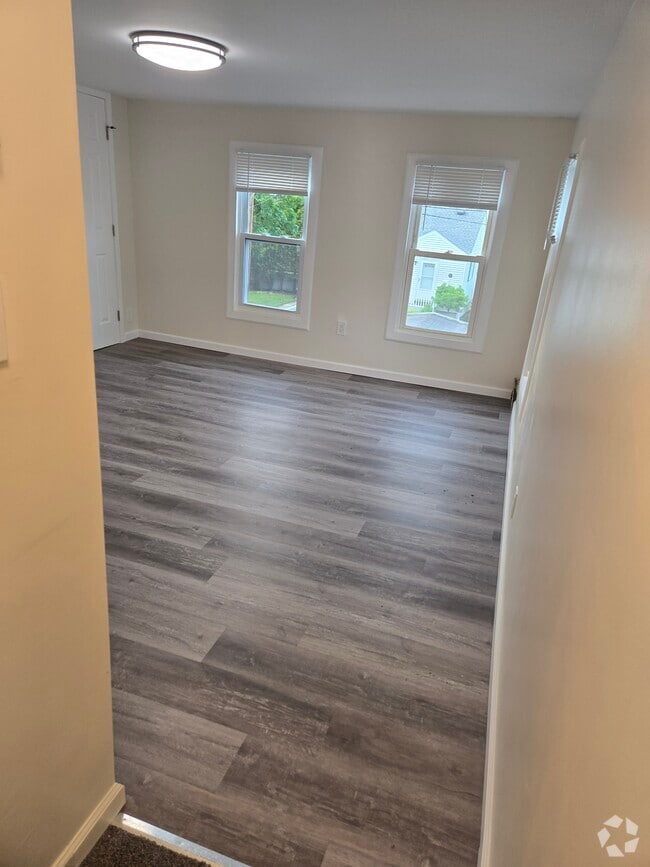 Building Photo - 19 Ballston St Unit Apt B
