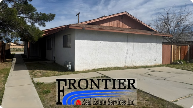 Building Photo - 736 Commercial Ave Unit #A