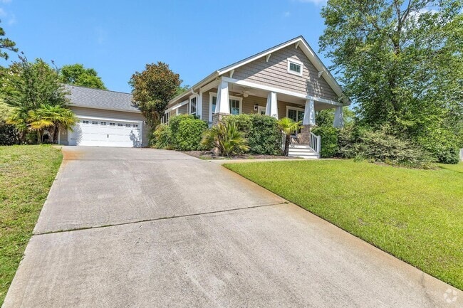 Building Photo - Now Available! Rental