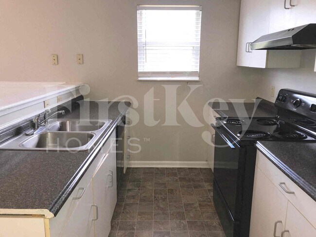 Photo - 2814 Boyd Ln