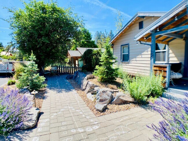 Photo - Unfurnished - Charming 3-Bedroom Home in D...