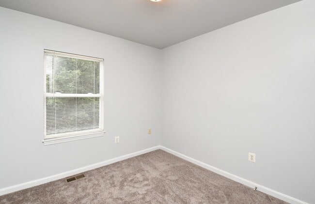 Photo - BEAUTIFUL TOWNHOME FOR RENT