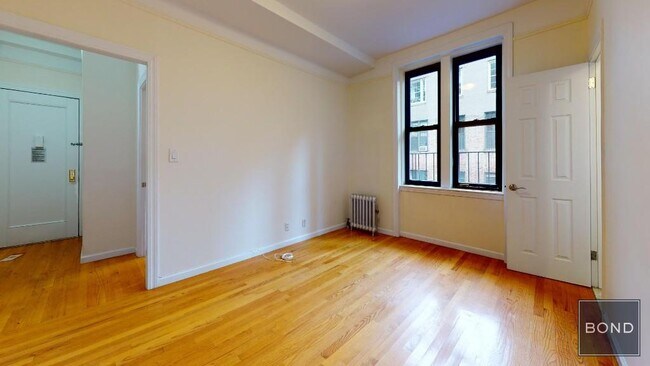 Building Photo - 305 W 45th St Unit 3B Rental