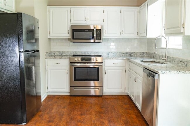 Photo - 1850 Panorama Blvd W