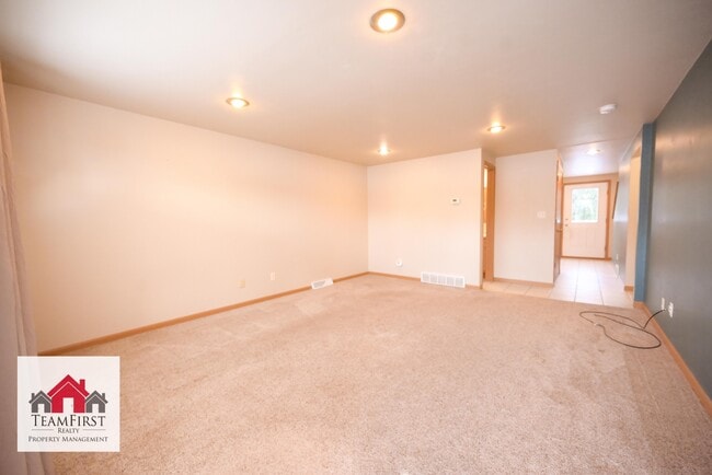 Photo - 2135 S Broadway